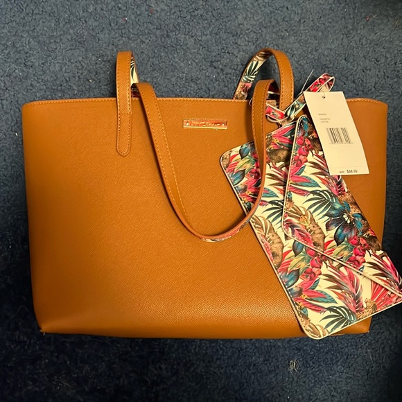 Betsey Johnson Tote - Picture 1 of 3